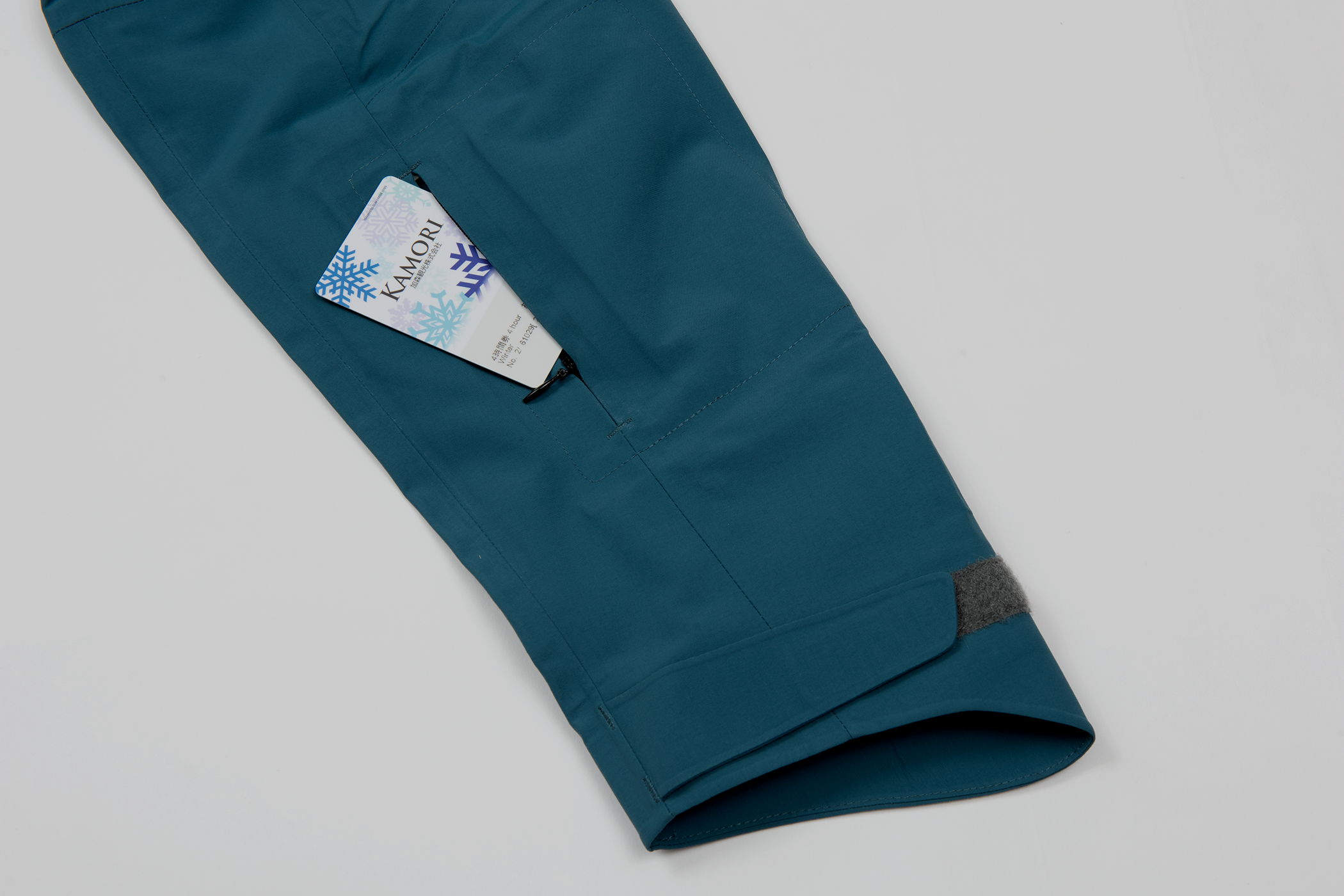 Jacket Sleeve Pass Pocket